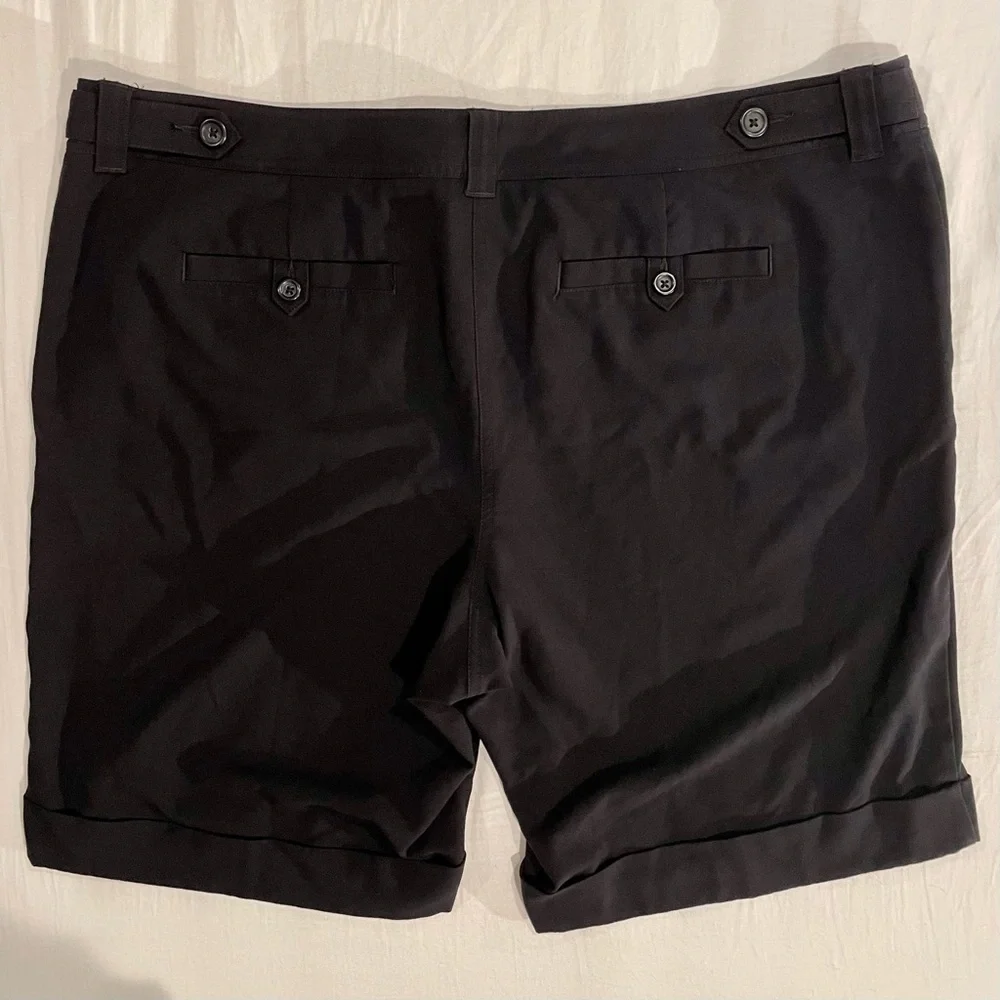 Torrid Shorts Womens 20 Black Sateen Dressy Cuffed Modern Stretch Plus Sized - Picture 2 of 3